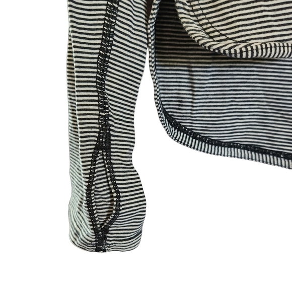 Lululemon Yogini 5 Year Long Sleeve Scoop Neck Pullover T Shirt Stripe - Picture 5 of 8